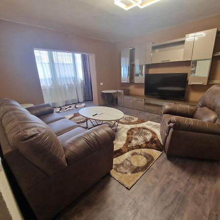 Apartament Iulius 3 Manastire Curtea de Argeş Extérieur photo