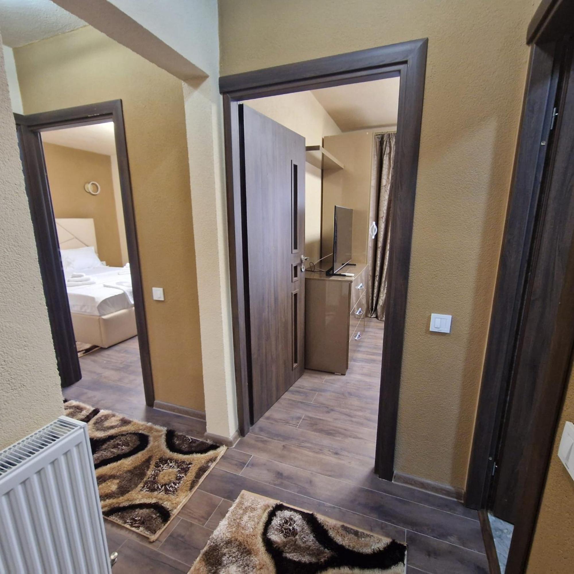 Apartament Iulius 3 Manastire Curtea de Argeş Extérieur photo