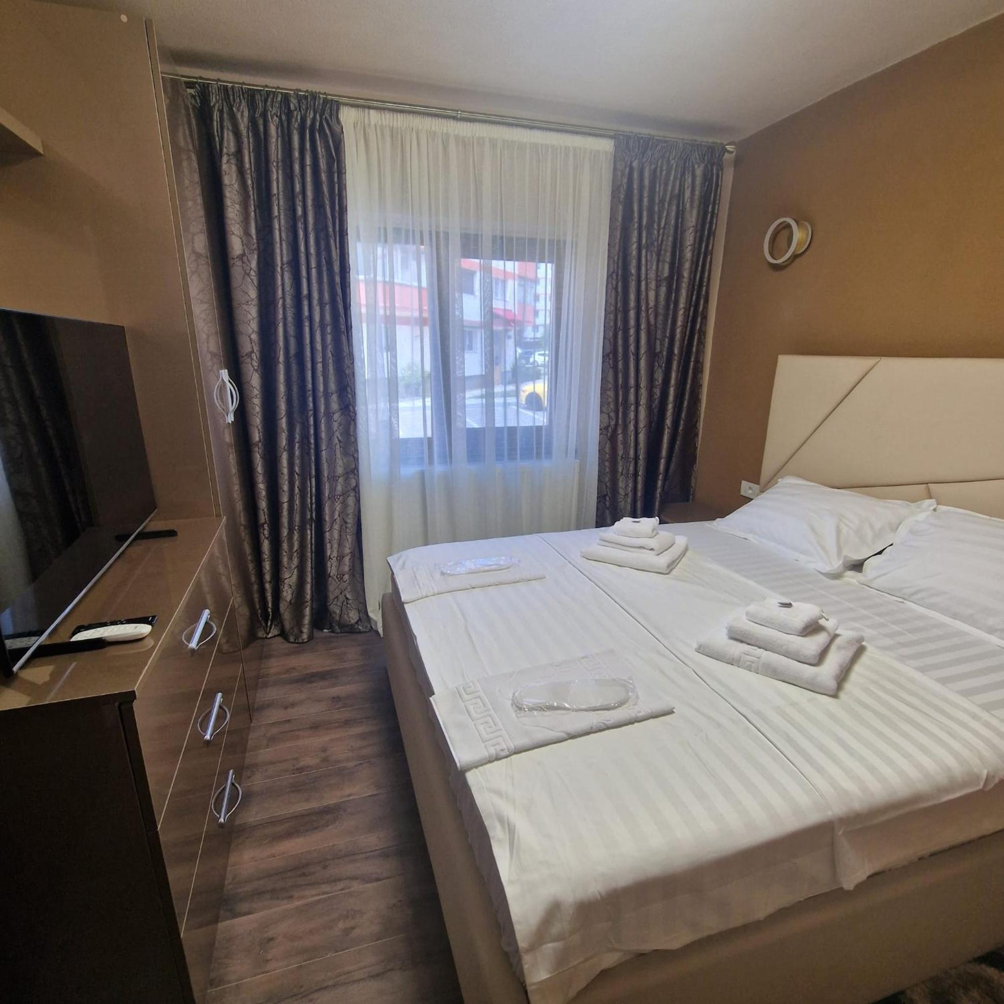 Apartament Iulius 3 Manastire Curtea de Argeş Extérieur photo