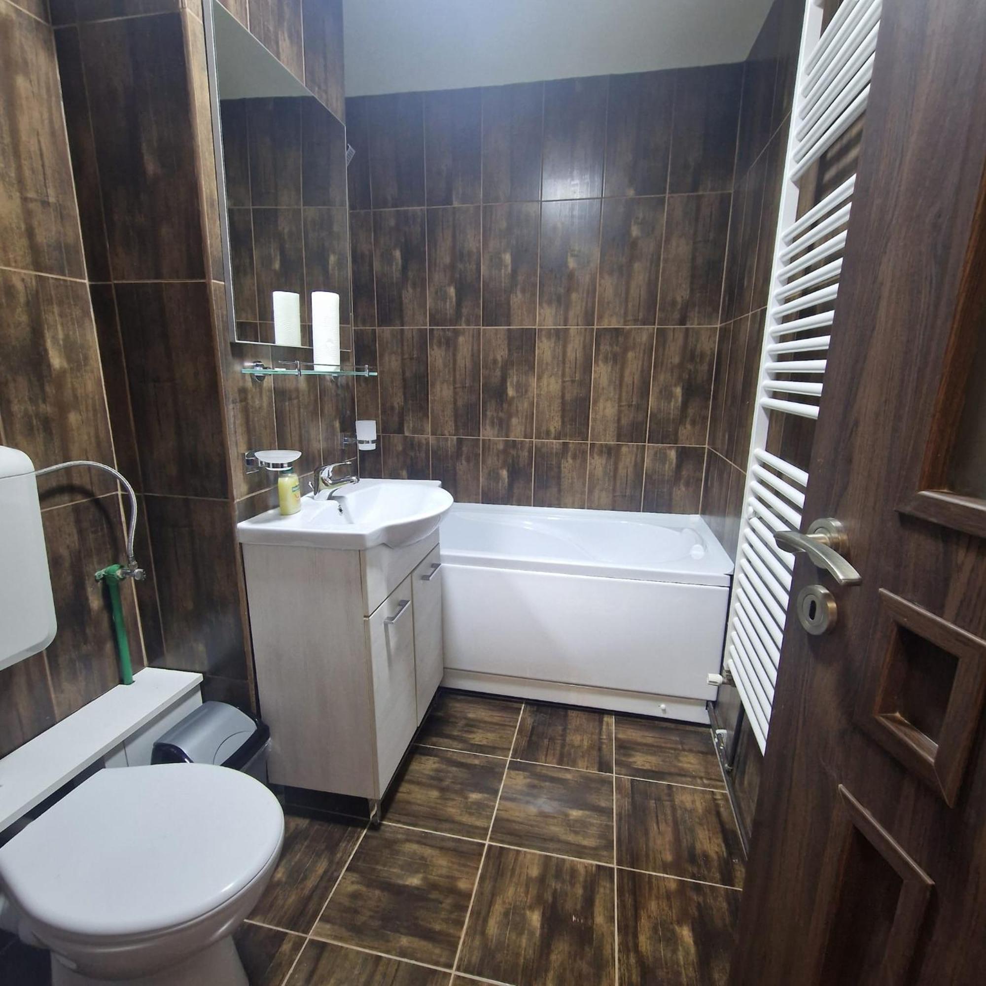 Apartament Iulius 3 Manastire Curtea de Argeş Extérieur photo